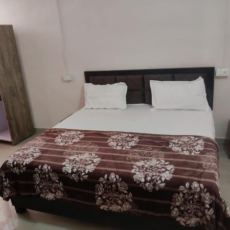 Apna Guest House Dehradun Eksteriør billede