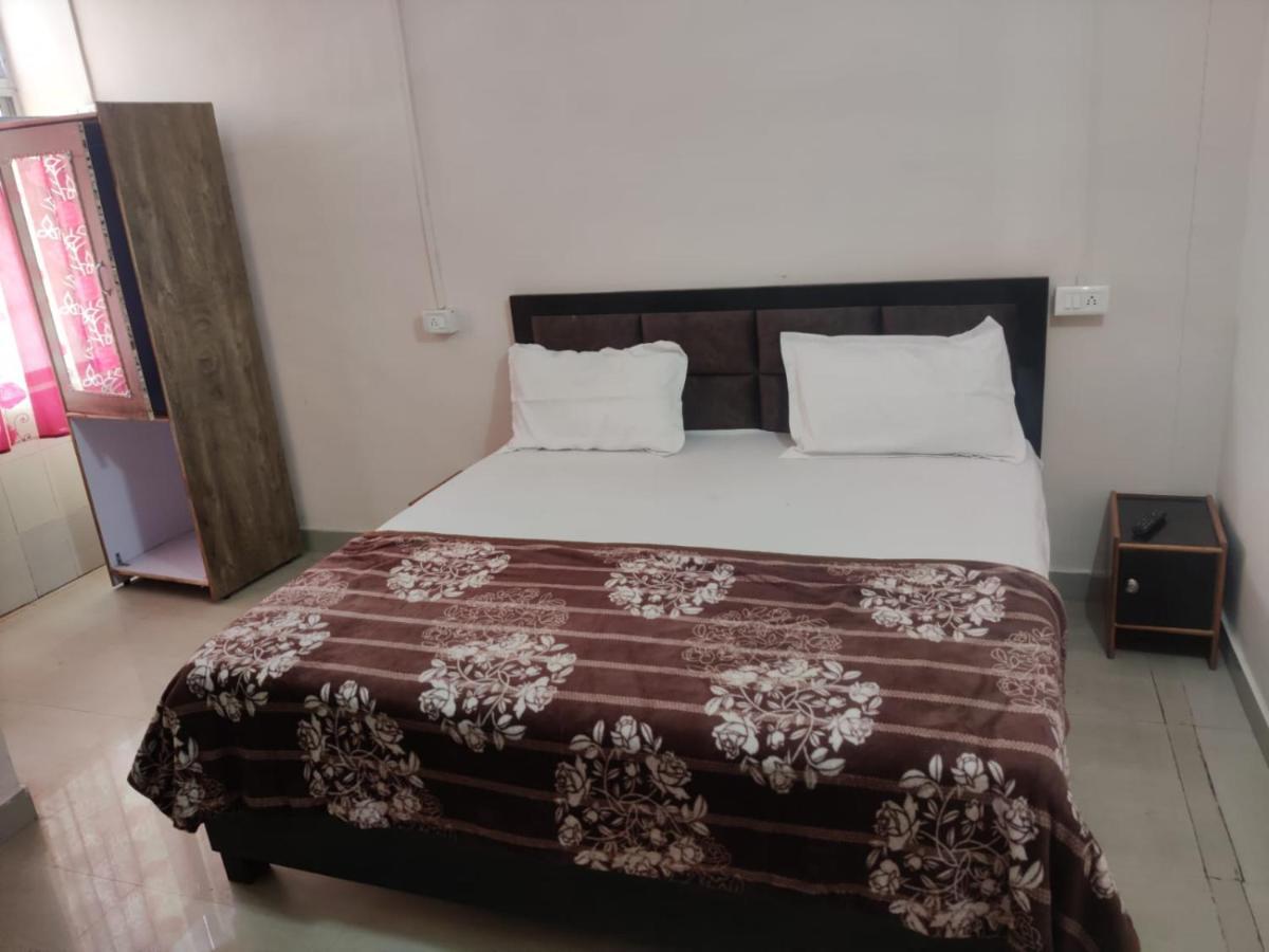 Apna Guest House Dehradun Eksteriør billede