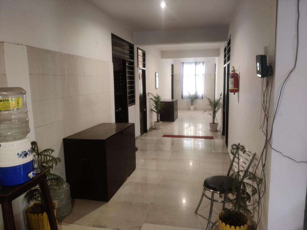Apna Guest House Dehradun Eksteriør billede
