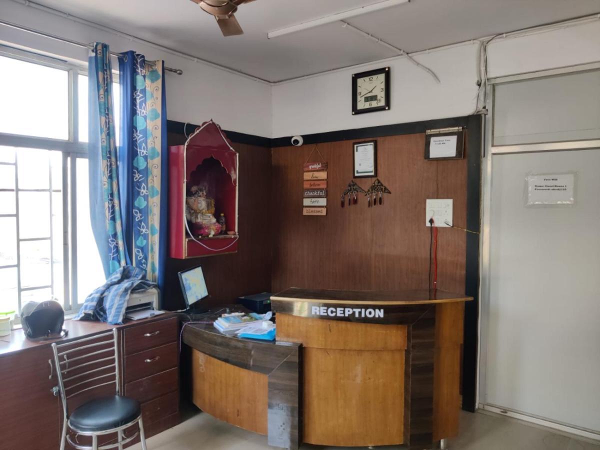 Apna Guest House Dehradun Eksteriør billede
